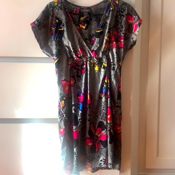 Dresses & Skirts - Boutique dress size medium!